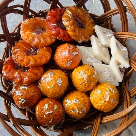 Mithai ka Dabba - Scented Candles Gift Box - Image 5